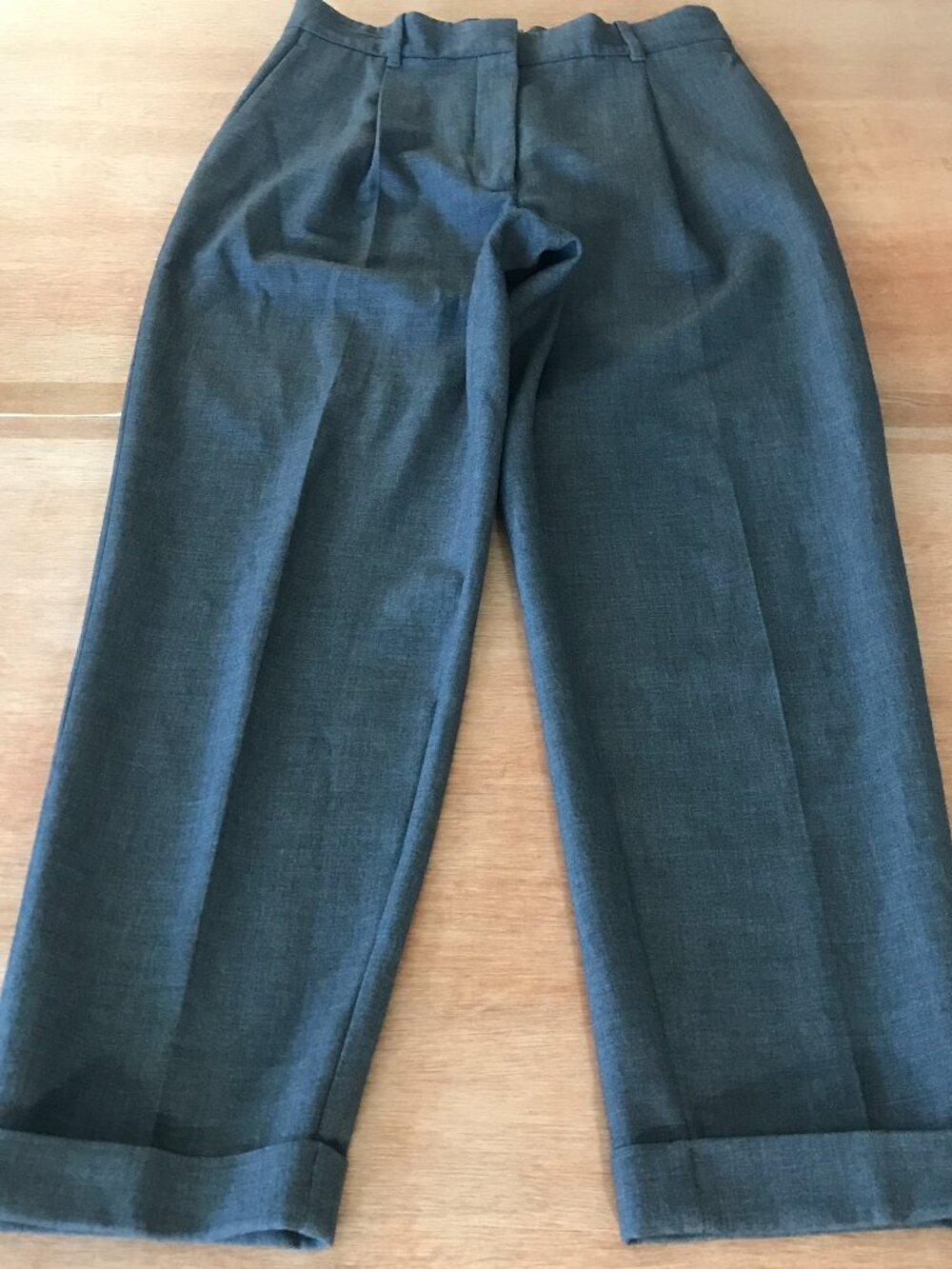 Wilfred Straight Leg Dress Pants in Dark Gray